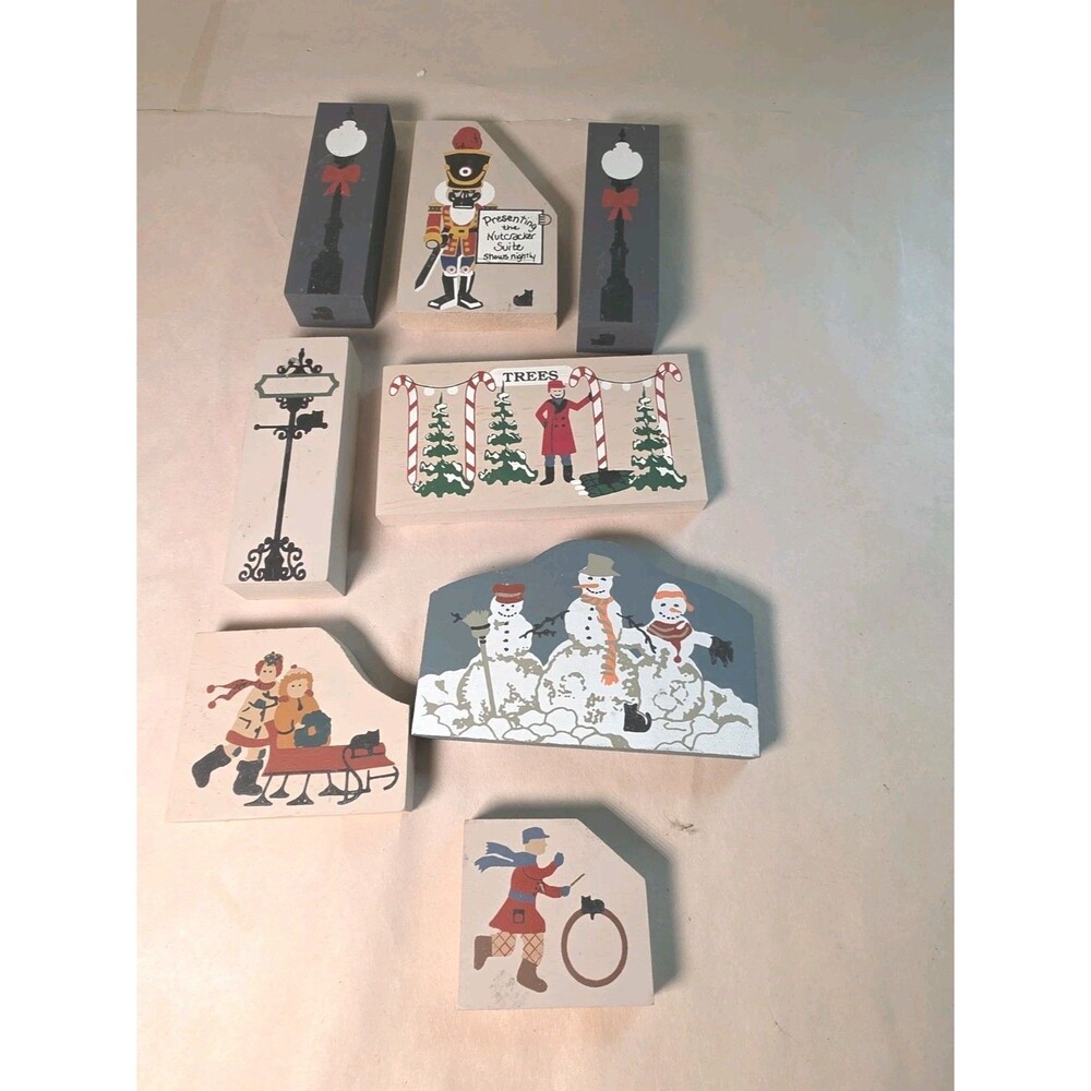 Vintage The Cats Meow Village 8pc Christmas Accessories Lot Lamps Nutcracker